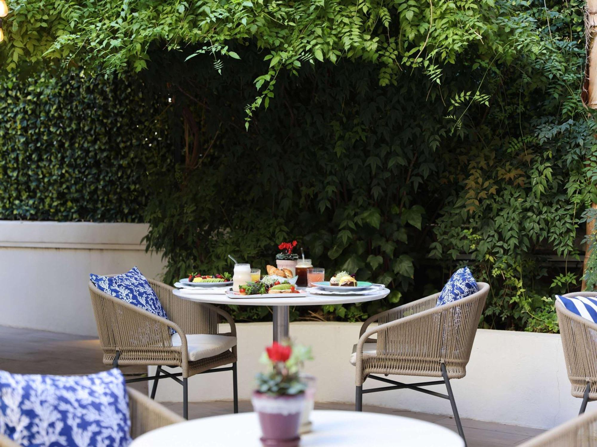 Hotel Croisette Beach Cannes - Mgallery Exterior photo